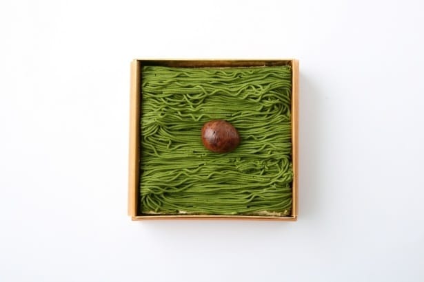 八女産抹茶の深い旨味をそのまま閉じ込めた、上質なモンブラン。美しい緑と栗のコントラストが食欲をそそる