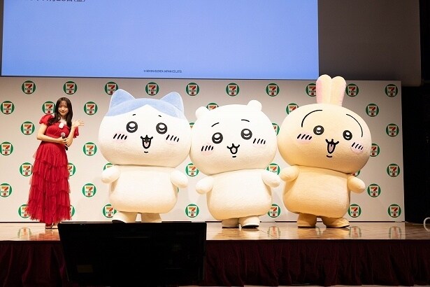 記者発表会には森香澄さんとちいかわたちが登場