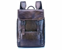 渋カッコイイデザインと大容量‼【エンゾーデザイン】のレザーリュックがAmazonで売り出し中！冬の重厚コーデとも相性抜群‼