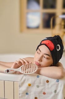 ピングーとアメリカで圧倒的なシェアを誇る「美髪ブラシ」がコラボ！速乾タオル＆総柄シュシュ付きセットを限定発売