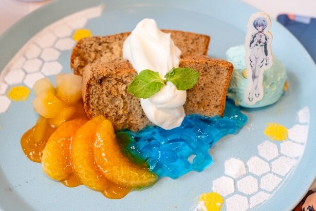 綾波レイのシフォンケーキデザート(1790円)