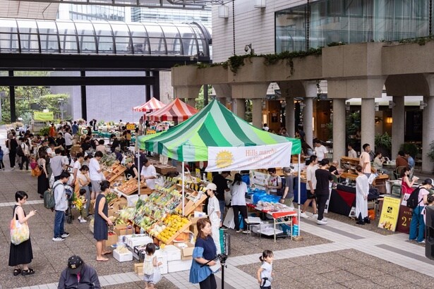 「ヒルズマルシェ in ARK HILLS」のようす