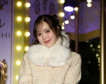 藤田ニコルがフワフワ衣装で登壇！「COREDO室町テラス」新“開運スポット”の点灯式に出席