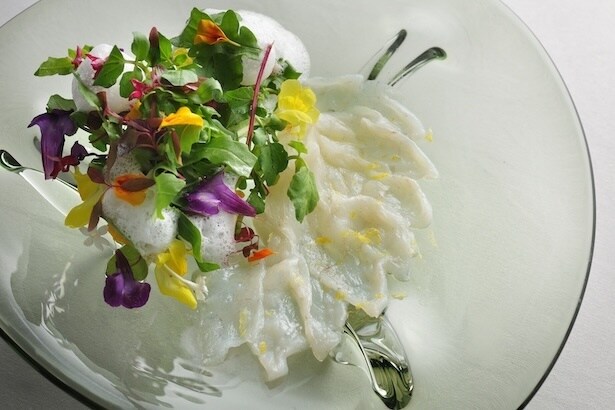 ふぐのカルパッチョ柑橘のスキューマ