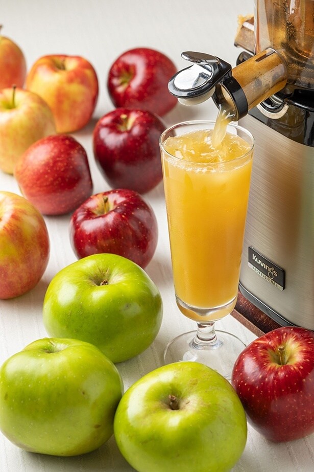 GREEN APPLEと赤いりんごの搾りたてフレッシュジュース