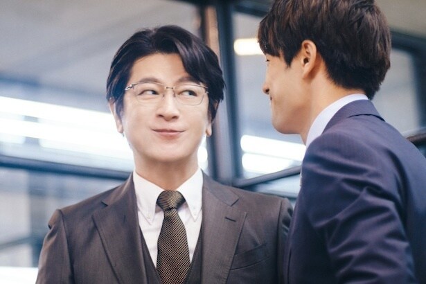 ソウタの先輩社員・ジン(及川光博)