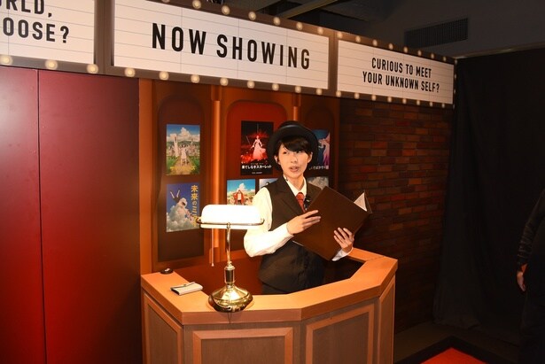まずは入り口で、案内人から思考実験展の概要が説明される