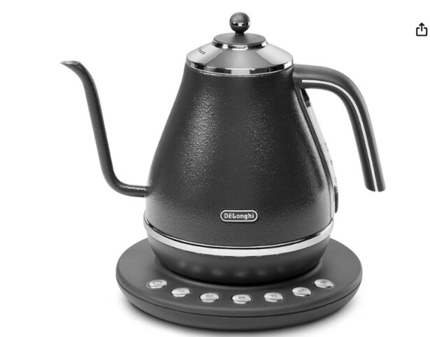 注ぎやすさとデザインにこだわりを感じる!【デロンギ 】の電気ケトルがAmazonに登場中‼