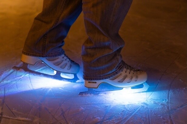 光るスケート靴「スターライトシューズ」