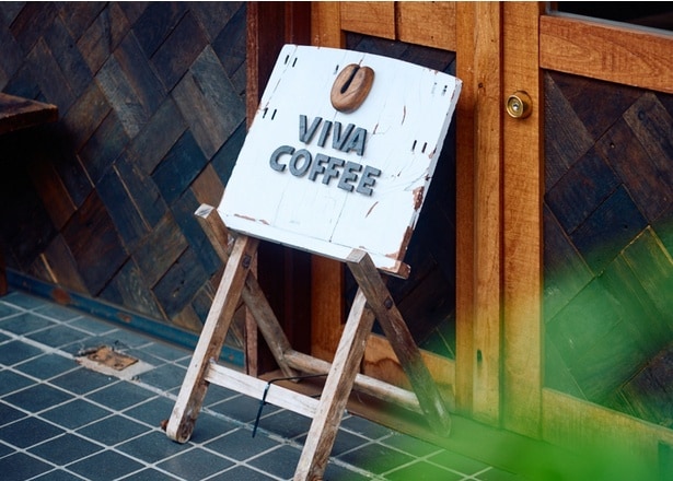 豆の種類から抽出方法まで選べるラインナップがいい。迷ったときは中川さんにイチオシを聞いてみよう