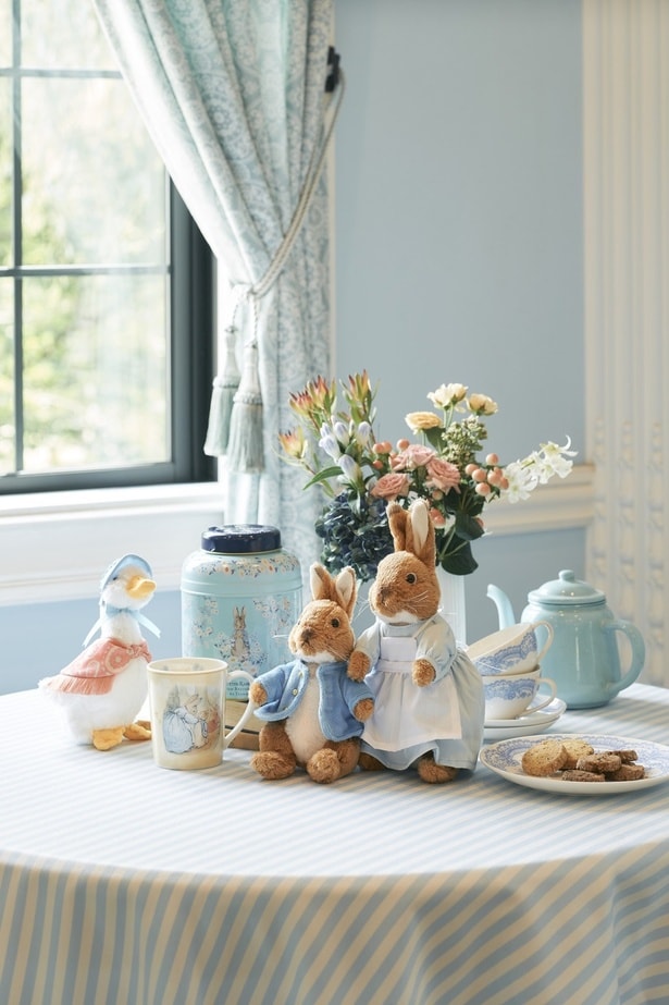 ピーターラビット(TM)のぬいぐるみや食器が大集合!横浜・京急百貨店で「英国フェア2025」クリスマス前の6日間限定