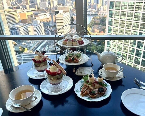 ザ ロイヤルパークホテル アイコニック 東京汐留にクリスマス限定のアフタヌーンティが登場！高層階の絶景を眺めながら楽しむ贅沢な体験
