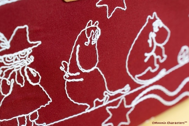 美しい生地の素材感と、表情豊かなキャラクターの刺しゅうがすてき