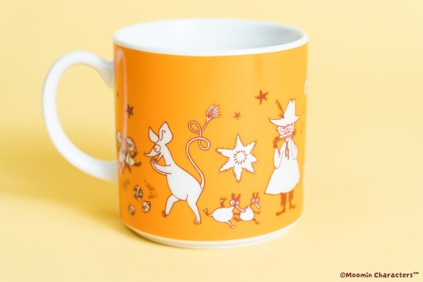 ぐるりとアートが施されたにぎやかなデザイン