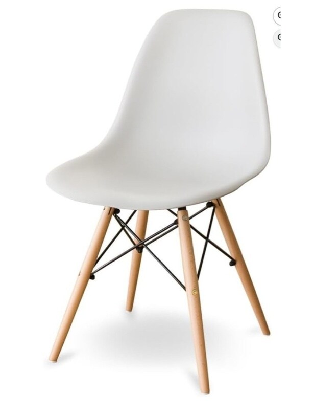 シンプルなデザインが時代を超えて愛される。空間に品格を添える【アイリスプラザ】のダイニングチェアがAmazonに登場