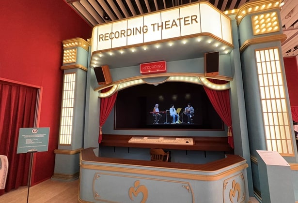メンバーたちのレコーディング風景を楽しめる「RECORDING THEATER」