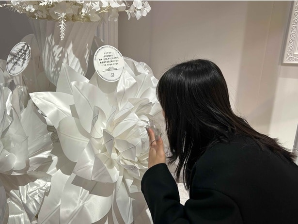 『ケセラセラ』のサビの歌詞からAIがイメージしたのは、スパイシーさの下にフローラルな甘さが隠れた香り