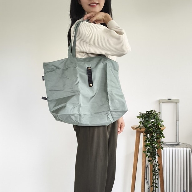 耐久性にすぐれたアップサイクルエコバッグ