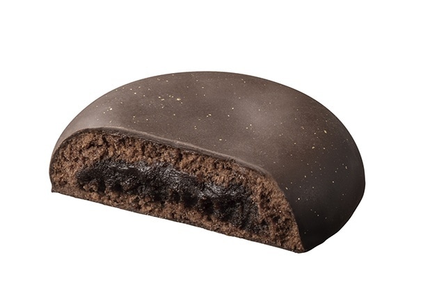 歌舞伎の豪華さを金箔で表現したチョコレート饅頭