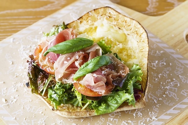 パニーノ 生ハムサラダ