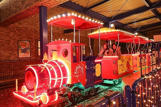 「しゅっぱつ！パディントン号」に乗車して、のんびりと光の汽車の旅を楽しもう