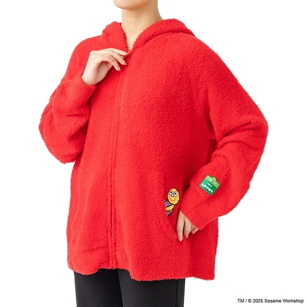 「SESAME STREET meets LOVOT ふわもこパーカー(ヒト用)」(1万3970円)