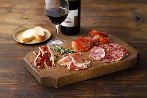 「スペイン王室献上品生ハムセット」