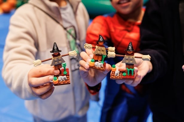 「レゴブロックであそぼう！」では、作った作品の一部は持ち帰りもOK