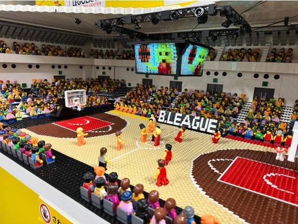 約140時間かけて、2万3000個のブロックを使用して制作された