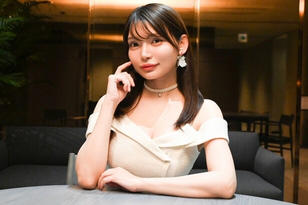 「電子写真集の女王」似鳥沙也加が語る“現在地”。セルフプロデュースで表現した『ふれあ、/ふりる。』の体温と湿度