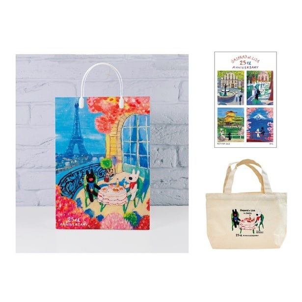 購入特典のノベルティ。5000円以上で原画デザインの紙袋、7000円以上でミニトートバッグ