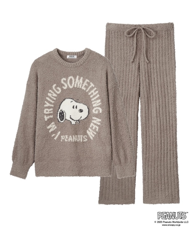 「PEANUTS スヌーピー フェイス ニット 長袖 上下セット(ブラウン)」(8580円)