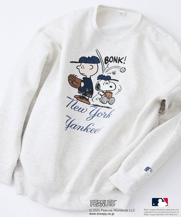 「裏起毛トレーナー(オフホワイト/ニューヨーク・ヤンキース)」(大人用7689円、キッズ5280円)