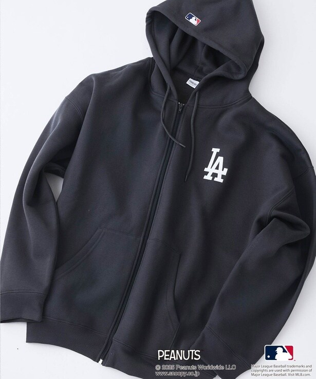 「フルジップパーカー(スミクロ/ロサンゼルス・ドジャース)」(1万780円)