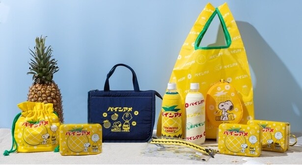 「巾着」(1980円)、「クリアサコッシュ」(2200円)、「保冷バッグ」(4180円)、「ペットボトルカバー」(1430円)、「エコバッグ」(1980円)、「パインアメ」(1430円)