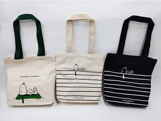 「トートバッグ」(各2420円)