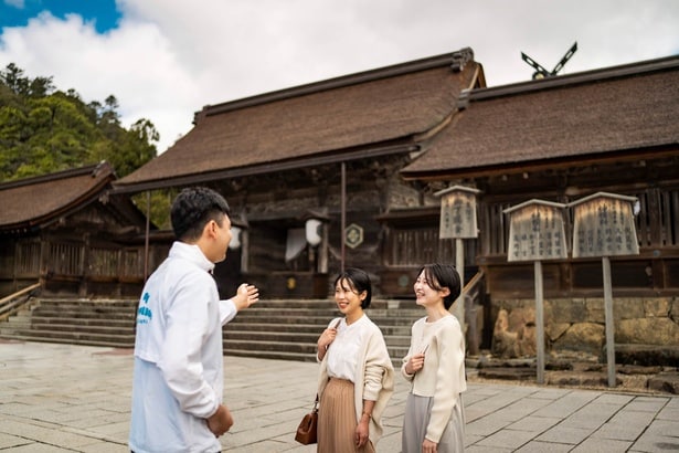 専門ガイドによる約2時間の出雲大社ツアー