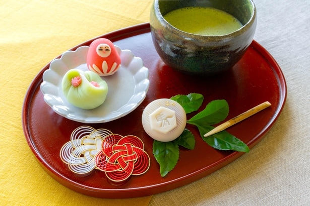 特産のお茶と縁起物の上生菓子のセット「開運茶一杯(ちゃいっぺ)」