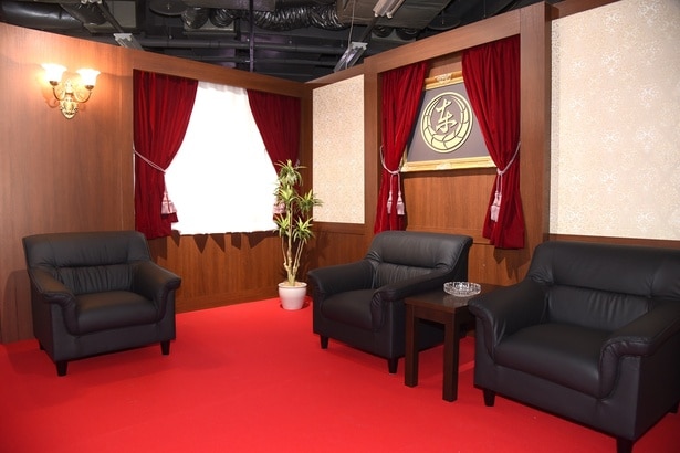 忠実に再現された東城会本部のセット