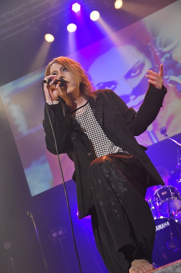 イベント2日前に急きょ出演が決まったheidi.。全身全霊のライブパフォーマンスで会場は一体感に包まれる