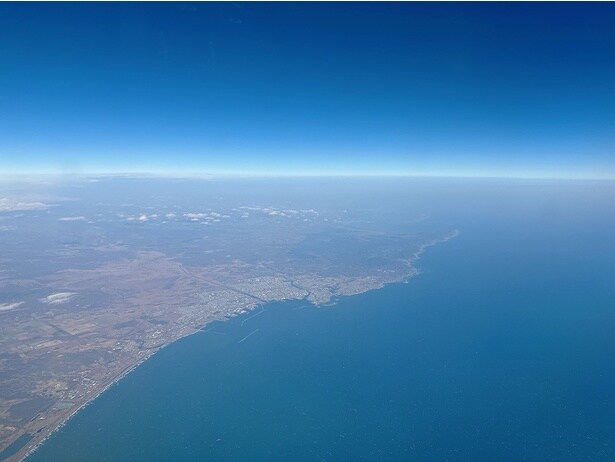 羽田から女満別空港までは、飛行機で2時間弱。意外と近い!