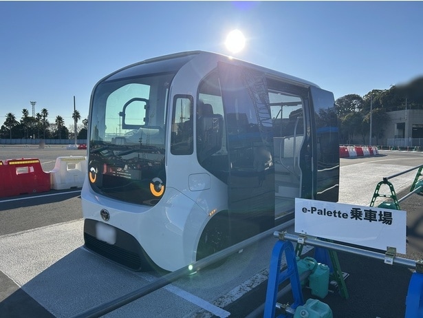 2025年9月に発売されたばかりの次世代モビリティ「e-Palette」が活躍している