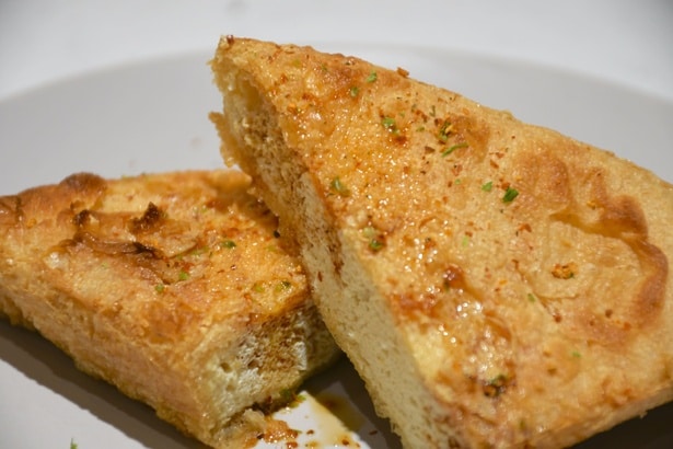 「定義とうふ店」の「三角定義あぶらあげ」(4枚入り/720円)