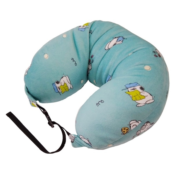 ミントカラーのオラフがやさしく首を支えてくれる。バックル付きで長さ調節も可能