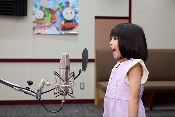 人生初のアフレコに挑戦！サンタへ手紙を書いた少女・ライアン役を演じる倉田瑛茉ちゃん