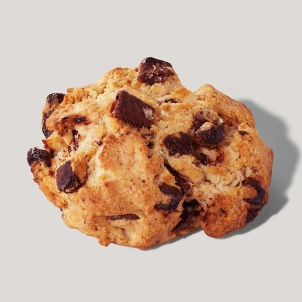 スターバックスは、新スコーンについて「さらに自信を持っておすすめできる風味と食感に仕上げました」とのこと