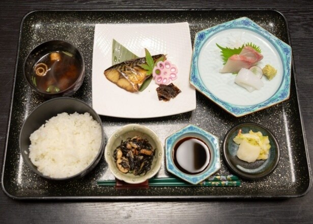 雅「若狭小浜の醤油干し定食(鯖)」(1650円)