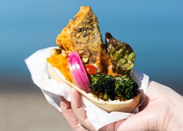 小浜POCKET「醤油香る鯖サンド」(850円)