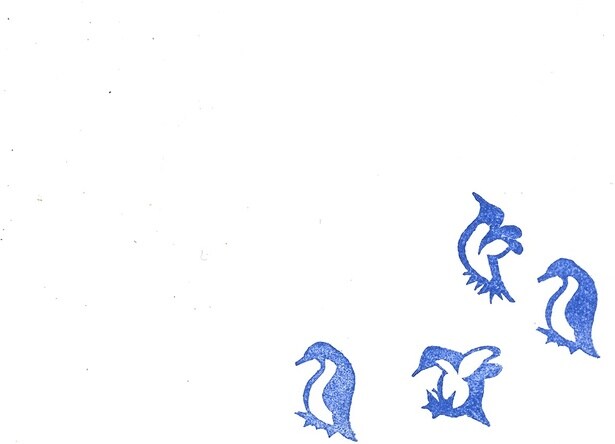 ペンギンの消しゴムハンコ。ハガキの空きスペースに押すと、かわいい寒中見舞いが完成するはず！