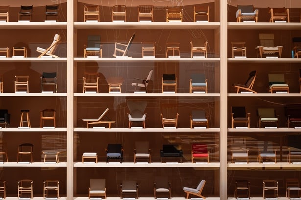 会場内には、5分の1図面をもとに実物と同じ工程で作られた、約160点のスケールモデルも展示されている